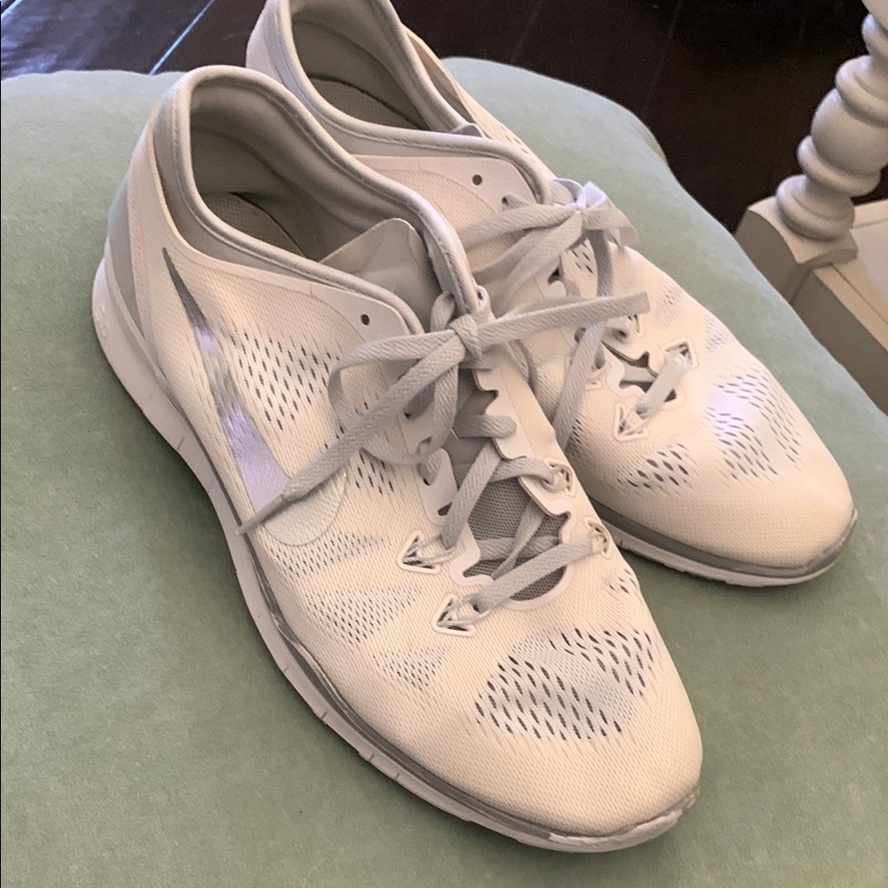 Nike White Mesh Running Shoes